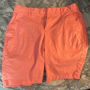 Gap size 6 Bermuda shorts